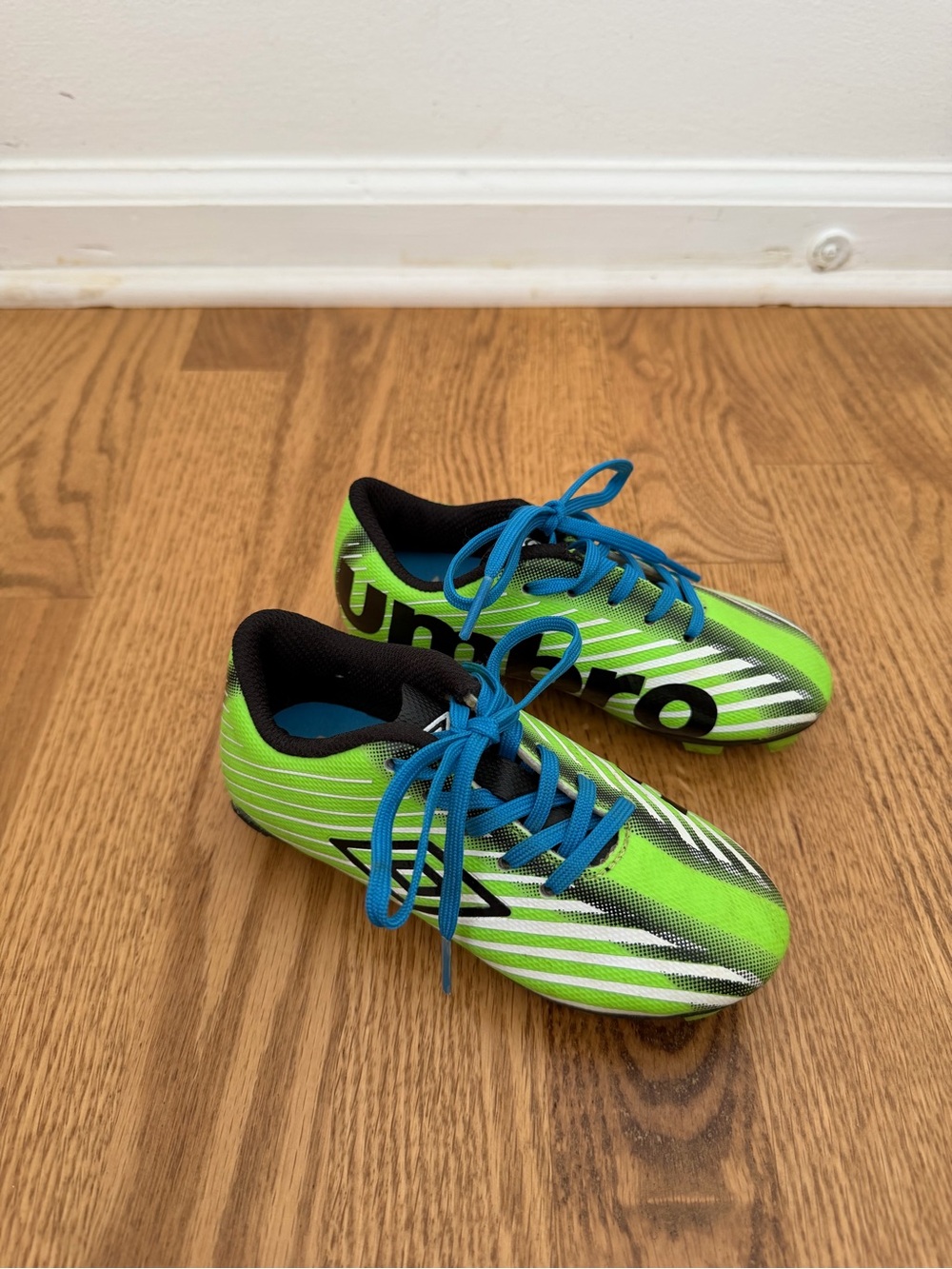 Umbro Kids Neon Green and Blue Soccer Cleats